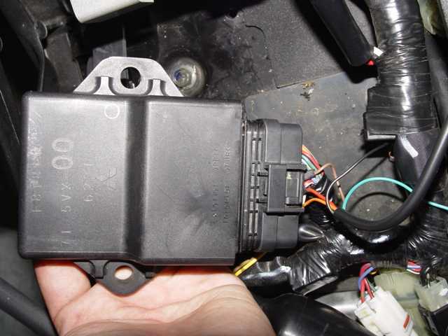 How to install a motorcycle gear indicator - ECU Yamaha FZ6 Fazer