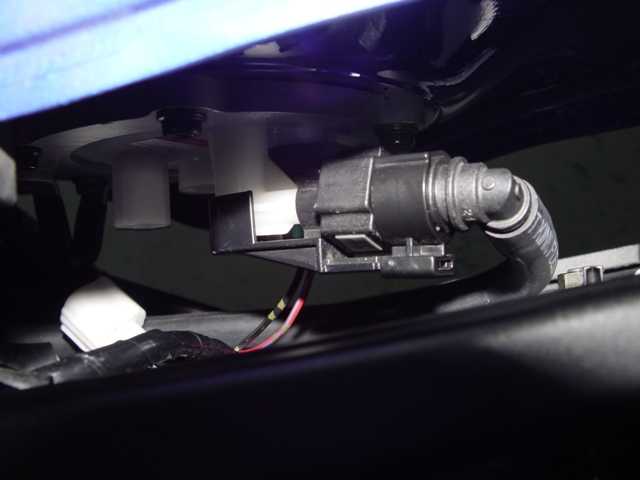 How to install a motorcycle gear indicator - Fuel Hose connector Yamaha FZ6 Fazer